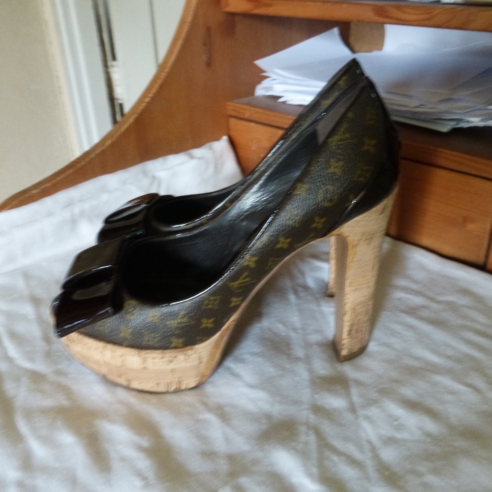 LOUIS VUITTON RIVOLI PLATFORMS PUMPS 35.5 ITALY - Picture 1 of 8